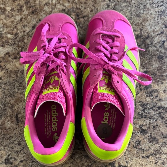 adidas Gazelle Women’s Pink with Neon NWOT - Picture 3 of 7